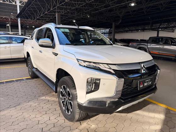 MITSUBISHI L200 TRITON 2.4 16V TURBO DIESEL SPORT HPE-S CD 4P 4X4 AUTOMÁTICO MITSUBISHI L200 TRITON 2.4 16V TURBO DIESEL SPORT HPE-S CD 4P 4X4 AUTOMÁTICO